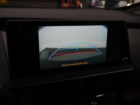 Used 2025 Toyota Prius Plug-In Hybrid image 20