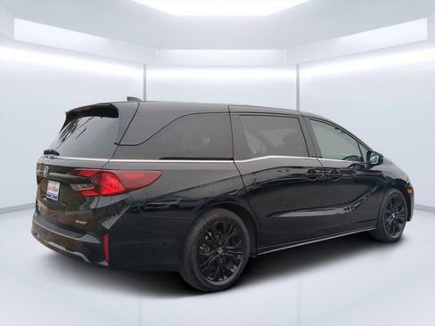 Used 2025 Honda Odyssey Sport-L image 3