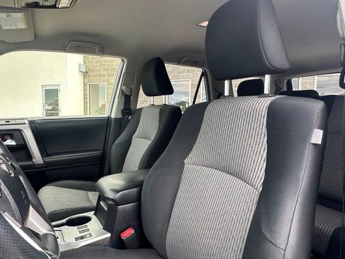 Used 2019 Toyota 4Runner SR5 AWD/4WD image 15