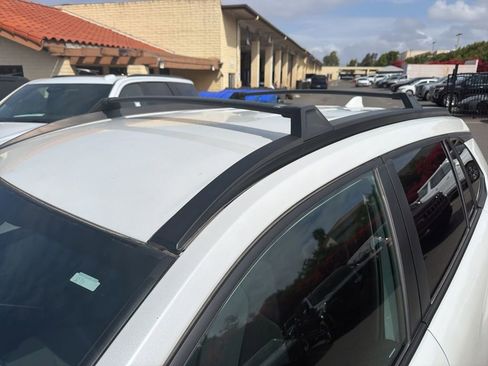 Used 2024 Toyota Corolla Cross LE FWD image 7