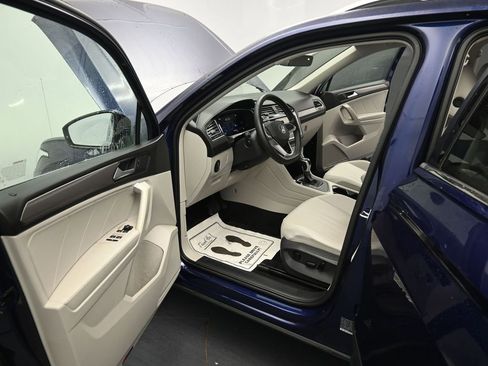 Used 2022 Volkswagen Tiguan SE image 13