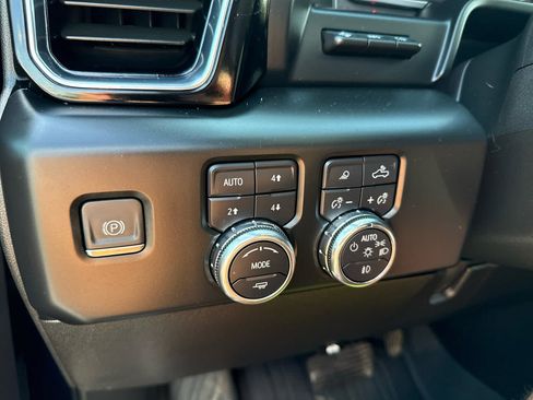 Used 2024 GMC Sierra 3500 Denali Ultimate image 22