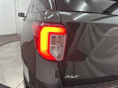 Used 2022 Ford Explorer XLT w/ Equipment Group 202A RWD image 29