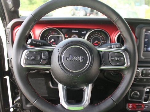 Used 2018 Jeep Wrangler Unlimited Rubicon w/ Cold Weather Group image 18