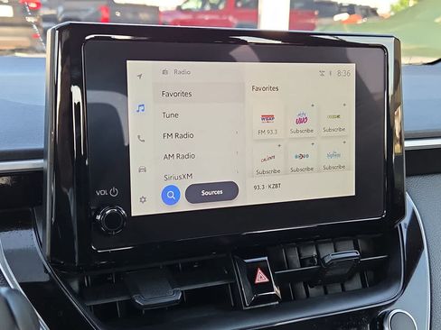 Used 2025 Toyota Corolla SE image 24