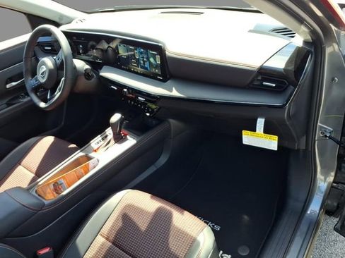 New 2026 Nissan Kicks SR w/ SR Premium Package AWD/4WD image 12