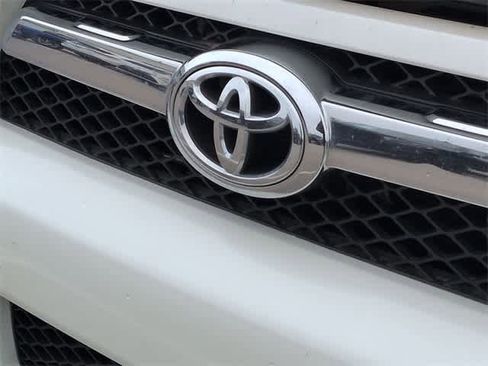 Used 2010 Toyota 4Runner SR5 image 12
