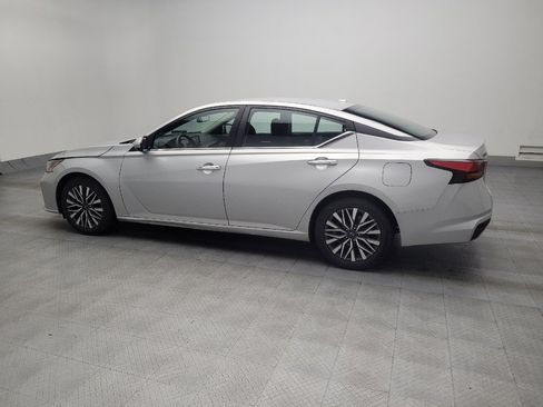 Used 2023 Nissan Altima 2.5 SV image 3