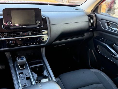 Used 2022 Nissan Pathfinder SV FWD image 13