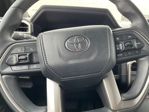 Used 2025 Toyota 4Runner TRD Off-Road image 27