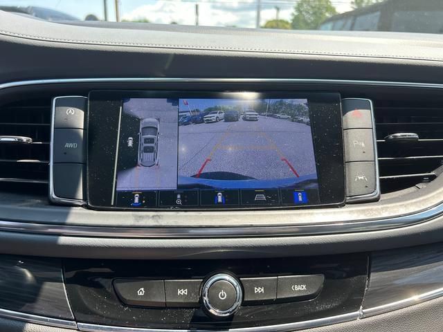 Used 2024 Buick Enclave Premium AWD/4WD image 18