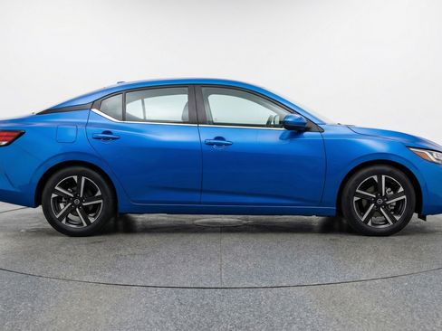 Used 2025 Nissan Sentra SV FWD image 11