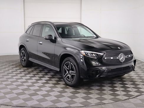 Used 2026 Mercedes-Benz GLC 300 4MATIC image 3