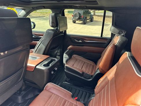 Certified 2023 GMC Yukon XL Denali Ultimate AWD/4WD image 21