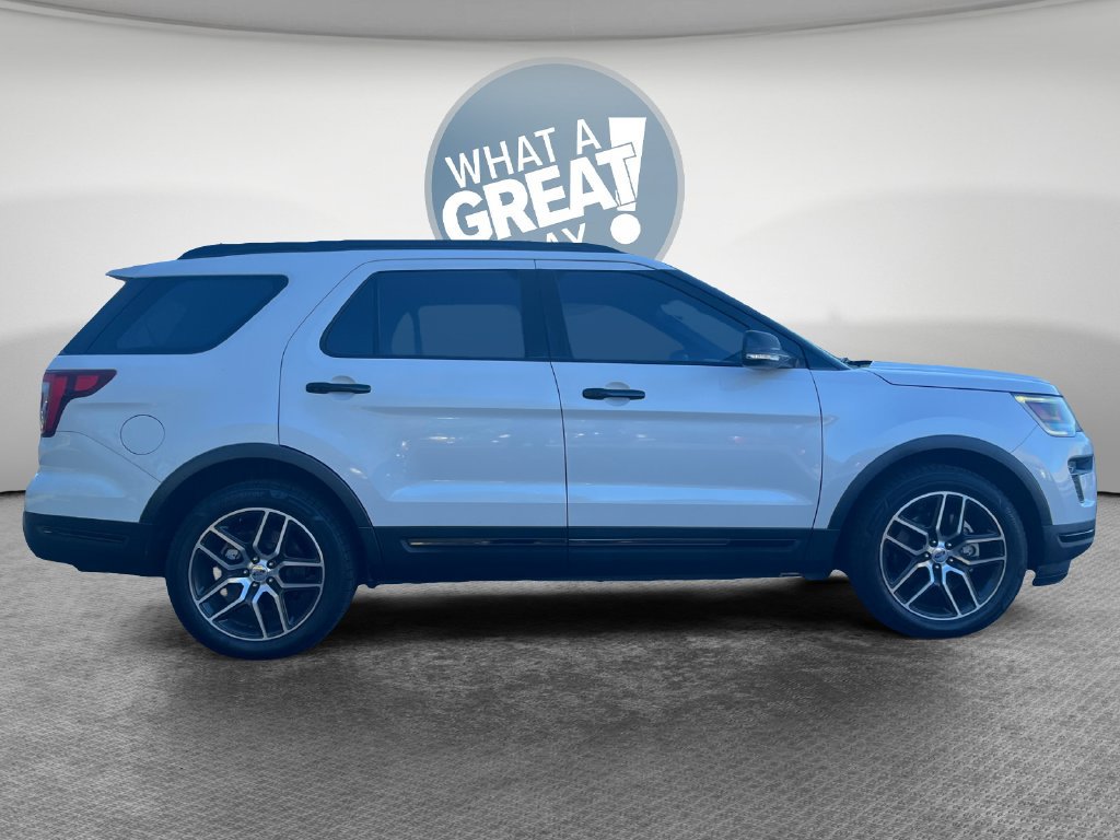 Used 2019 Ford Explorer Sport w/ Equipment Group 401A AWD/4WD image 2