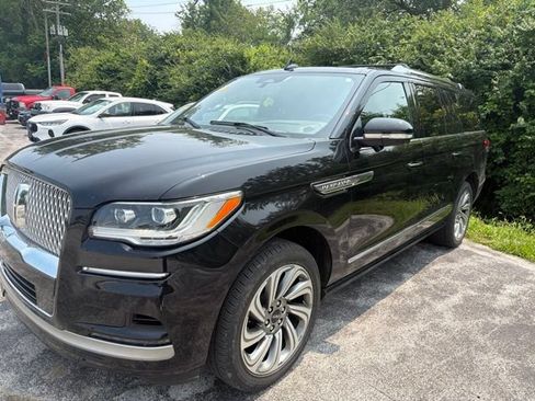 Used 2023 Lincoln Navigator L Reserve AWD/4WD image 1