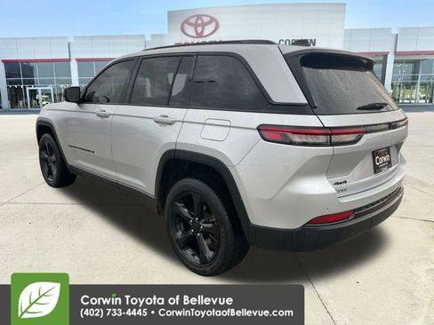 Used 2023 Jeep Grand Cherokee Altitude AWD/4WD image 3