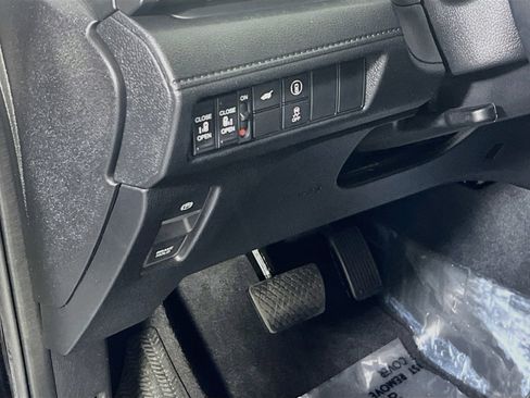 Used 2023 Honda Odyssey Sport image 10