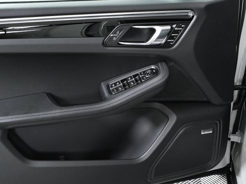 New 2026 Porsche Macan S image 6