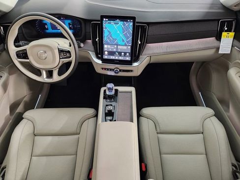 New 2026 Volvo XC90 T8 Ultra w/ Protection Package Premier image 4