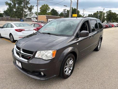 Used 2014 Dodge Grand Caravan SXT FWD image 4