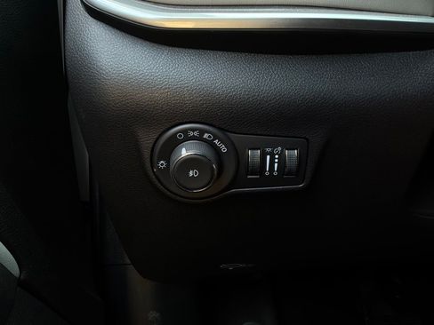 Used 2025 Jeep Compass Limited AWD/4WD image 22