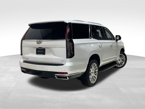 Used 2023 Cadillac Escalade Premium Luxury AWD/4WD image 5