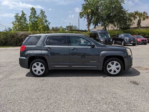 Used 2017 GMC Terrain SLE FWD image 3