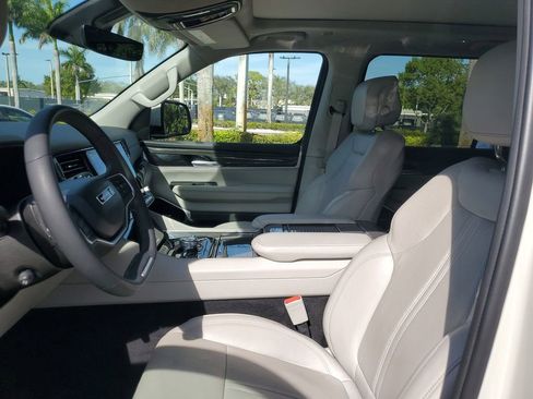 Used 2022 Jeep Wagoneer Series III w/ Premium Group I image 25