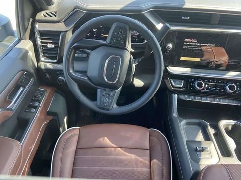 New 2026 GMC Sierra 2500 Denali Ultimate AWD/4WD image 11