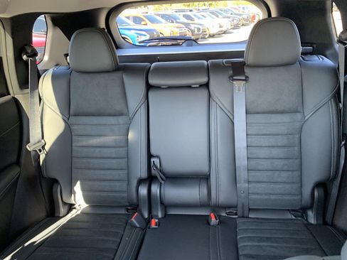 New 2025 Mitsubishi Outlander SE image 16