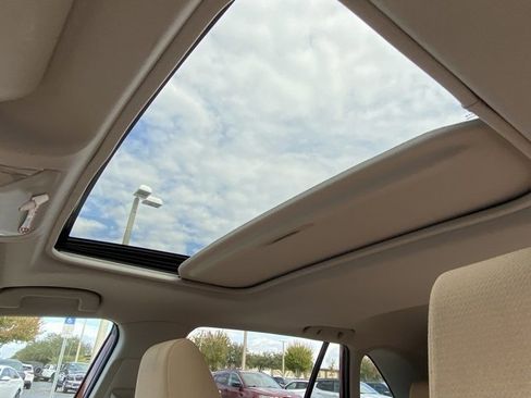 Used 2022 Toyota RAV4 XLE image 23