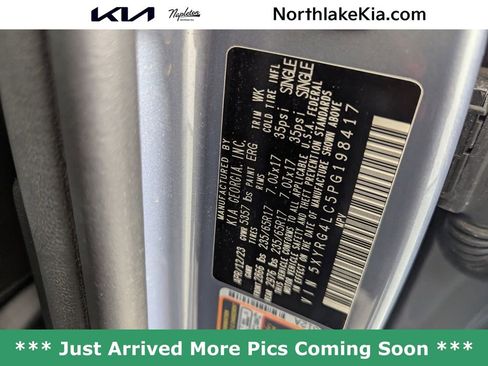Used 2023 Kia Sorento LX image 27