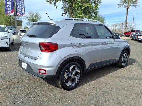 Certified 2025 Hyundai Venue SEL image 5
