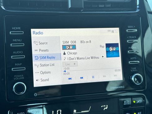 Used 2022 Toyota Prius LE image 18