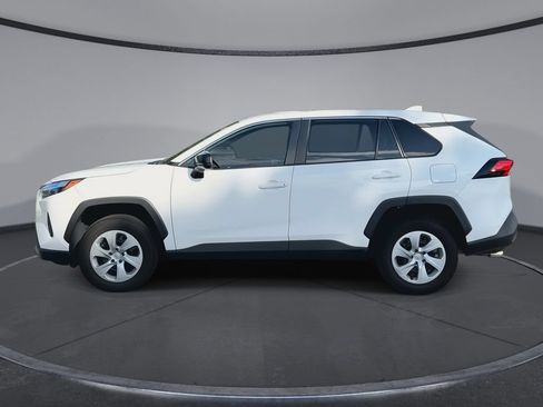 Used 2023 Toyota RAV4 LE FWD image 5
