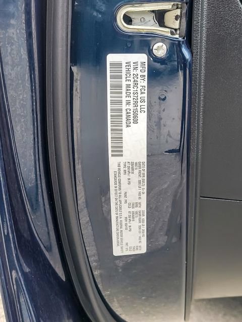 Certified 2024 Chrysler Pacifica Premium FWD image 36