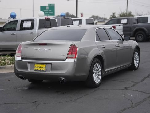 Used 2014 Chrysler 300 image 6