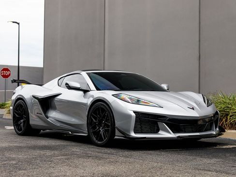 Used 2026 Chevrolet Corvette Z06 RWD image 32