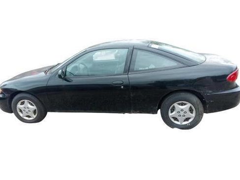 Used 2005 Chevrolet Cavalier Coupe FWD image 2