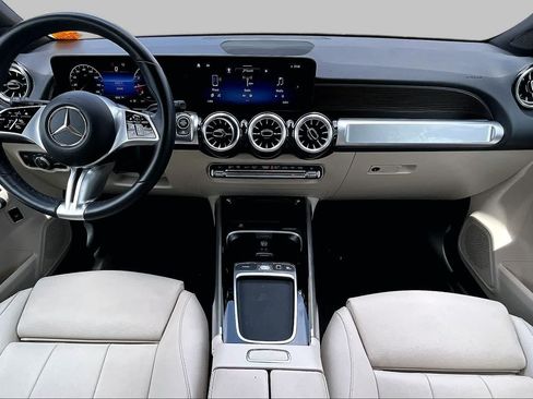 Used 2025 Mercedes-Benz GLB 250 image 16