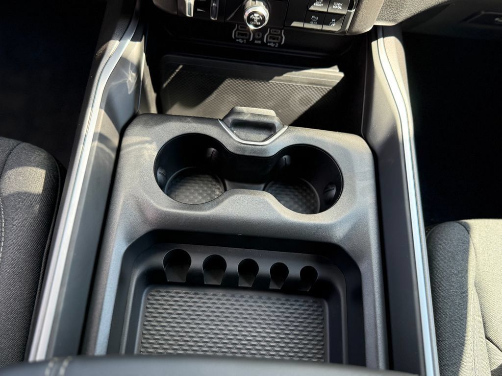 New 2026 RAM 1500 Express AWD/4WD image 29