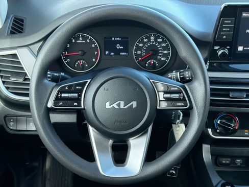Used 2022 Kia Seltos LX image 23