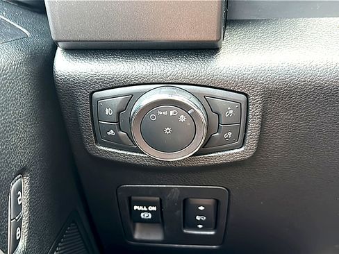 Used 2019 Ford F150 XLT w/ Equipment Group 302A Luxury AWD/4WD image 36