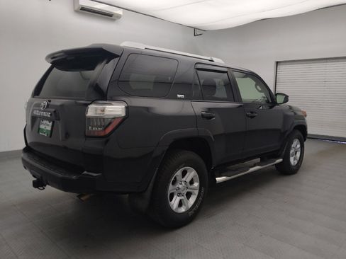 Used 2018 Toyota 4Runner SR5 RWD image 9