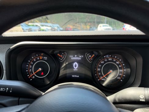 Used 2024 Jeep Gladiator Sport AWD/4WD image 16