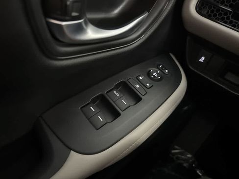 Used 2026 Honda HR-V LX image 16