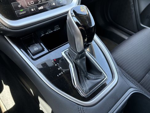 Certified 2025 Subaru Outback Premium AWD/4WD image 19