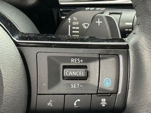 Used 2023 Nissan Pathfinder SL w/ Black Appearance Package image 27