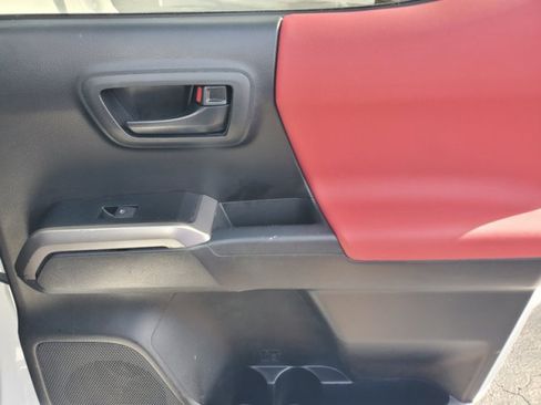 Used 2022 Toyota Tacoma SR5 w/ Technology Package RWD image 30